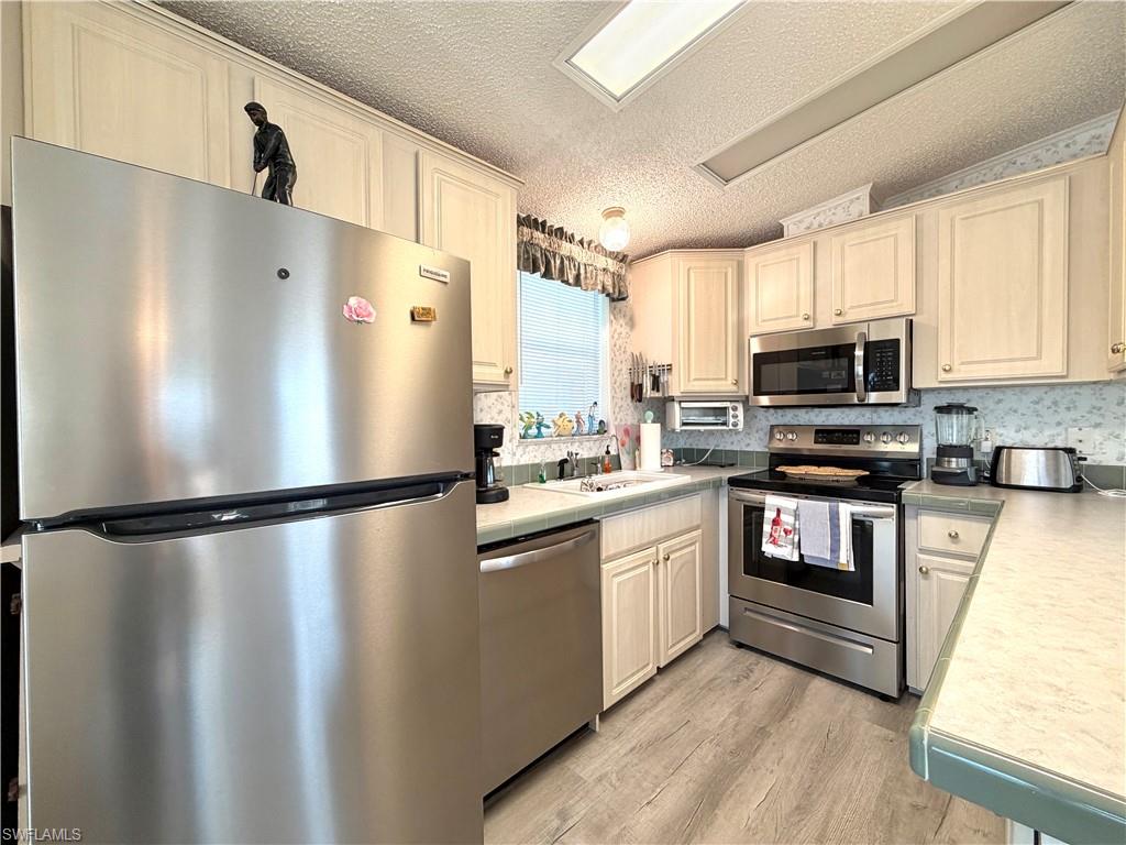 4700 Sawmill Dr W Property Photo 14