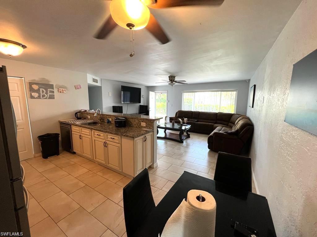 883 Coconut Cir E Property Photo 8