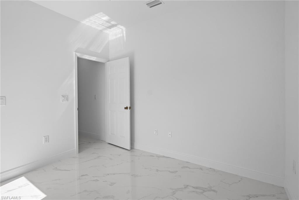 810 Jackson Ave Property Photo 26
