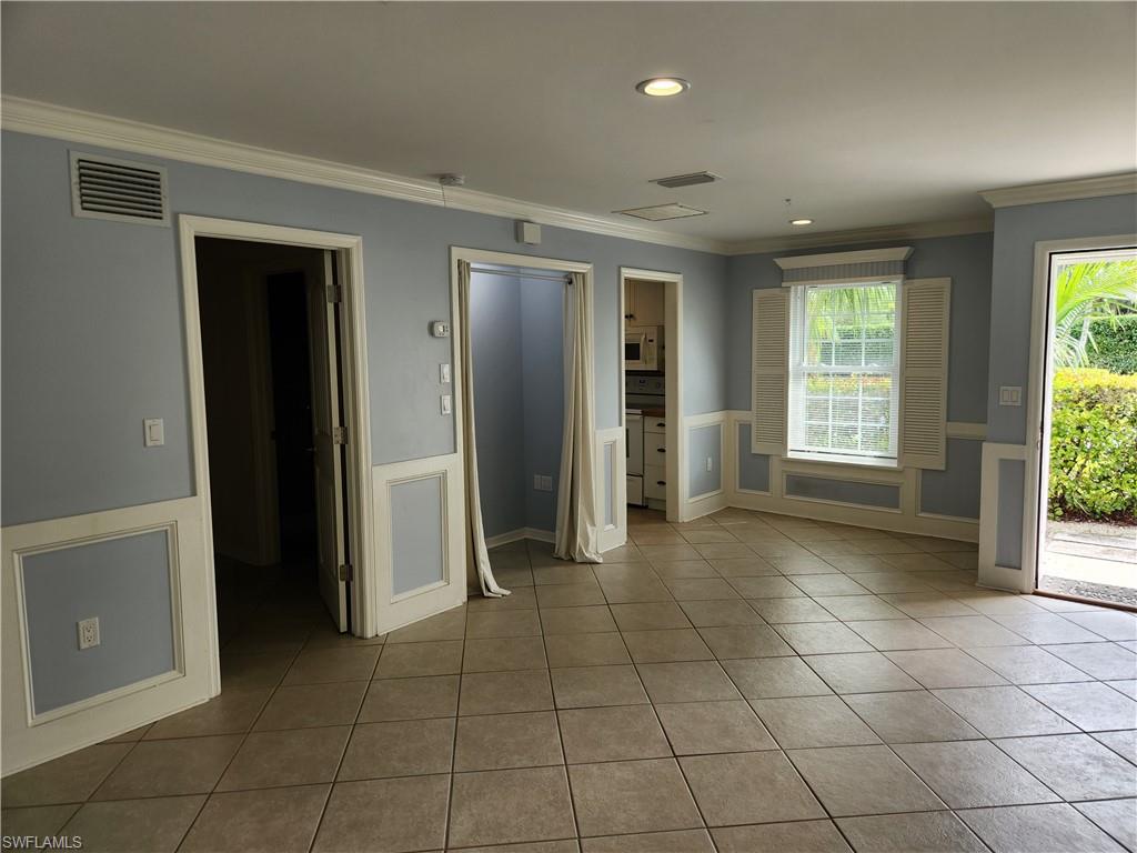 2110 Oakes Blvd 2 Property Photo 5