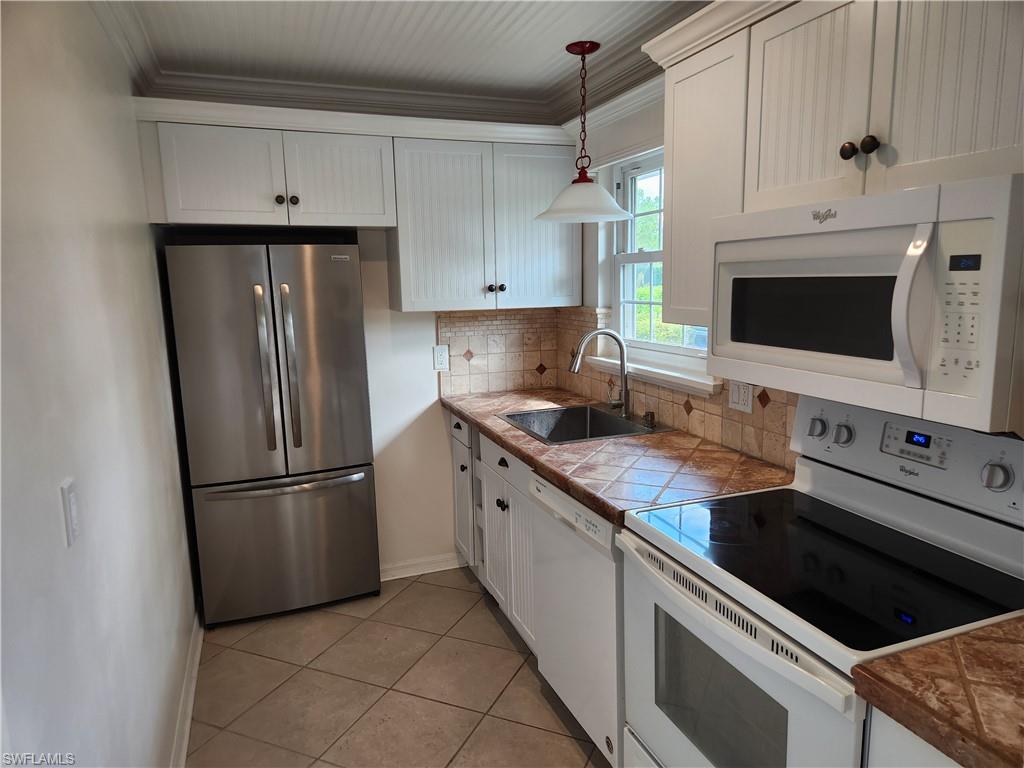 2110 Oakes Blvd 2 Property Photo 6