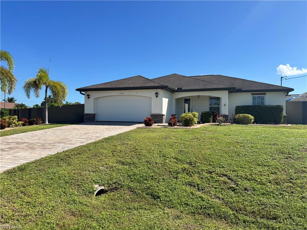 1907 20th Pl Property Photo 2