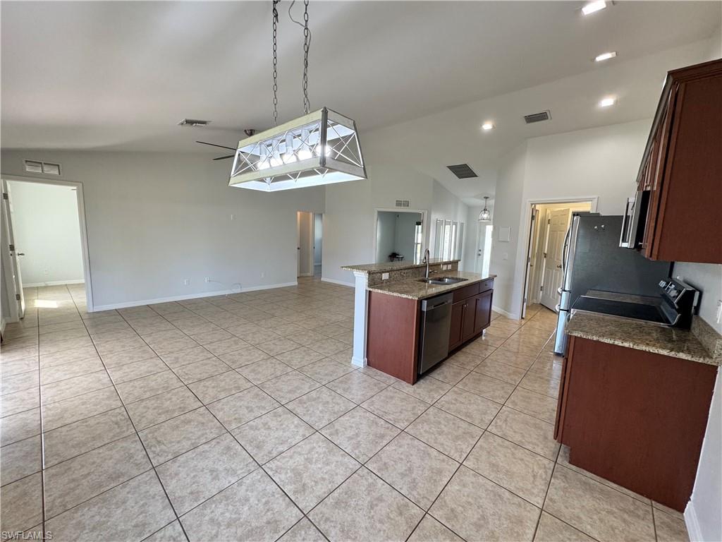 1907 20th Pl Property Photo 9