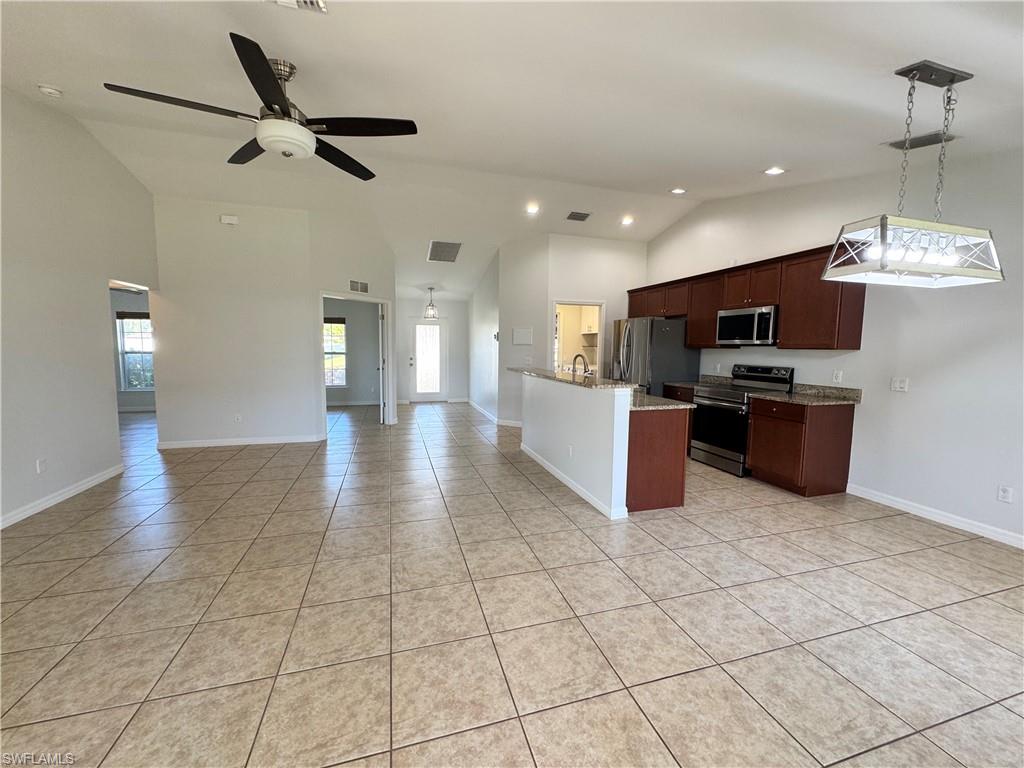 1907 20th Pl Property Photo 10