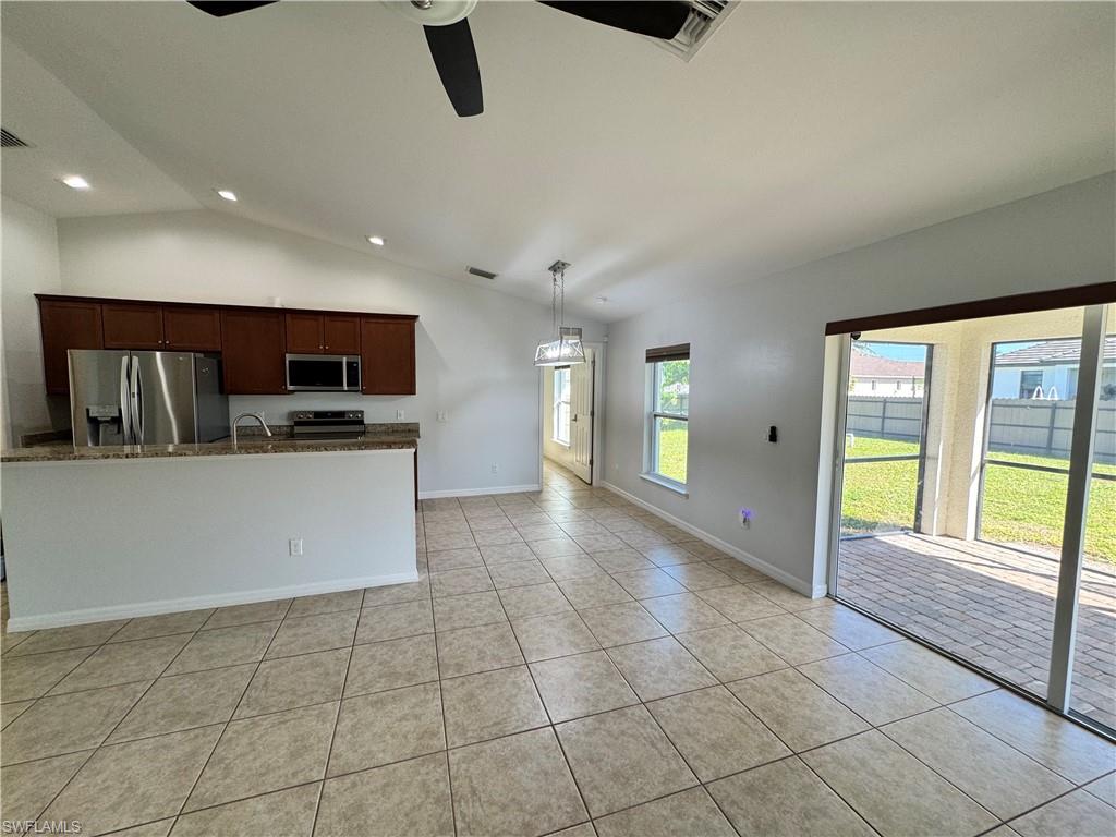 1907 20th Pl Property Photo 12