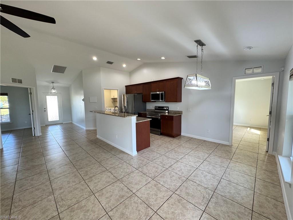 1907 20th Pl Property Photo 13