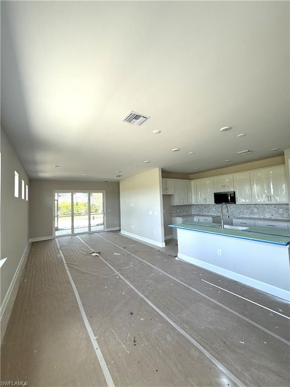 7449 Florida Elm Ct Property Photo 3