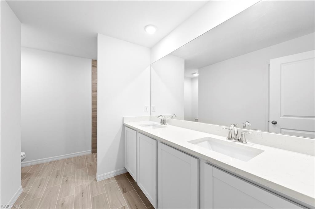 1046 40th Ter Property Photo 11