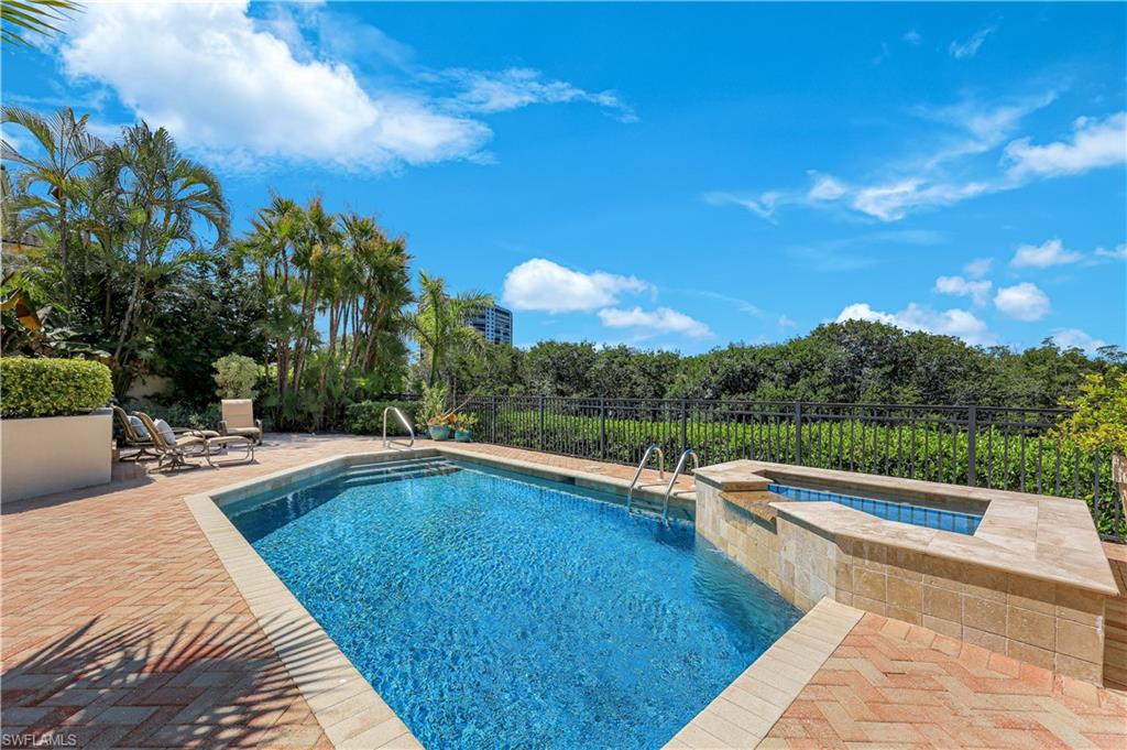 7913 Via Vecchia Property Photo 31