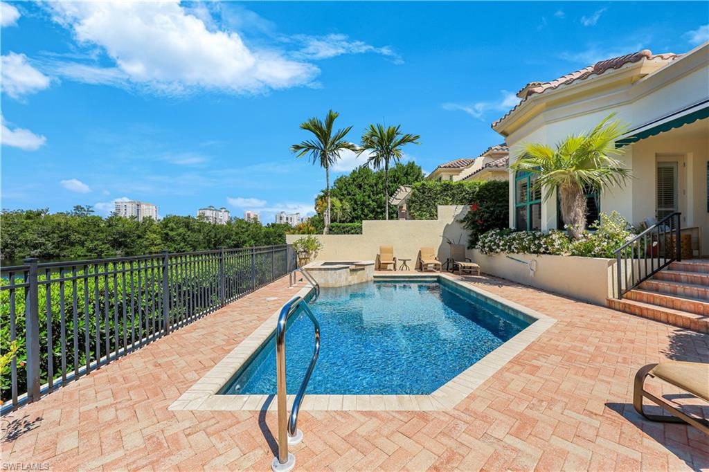 7913 Via Vecchia Property Photo 32