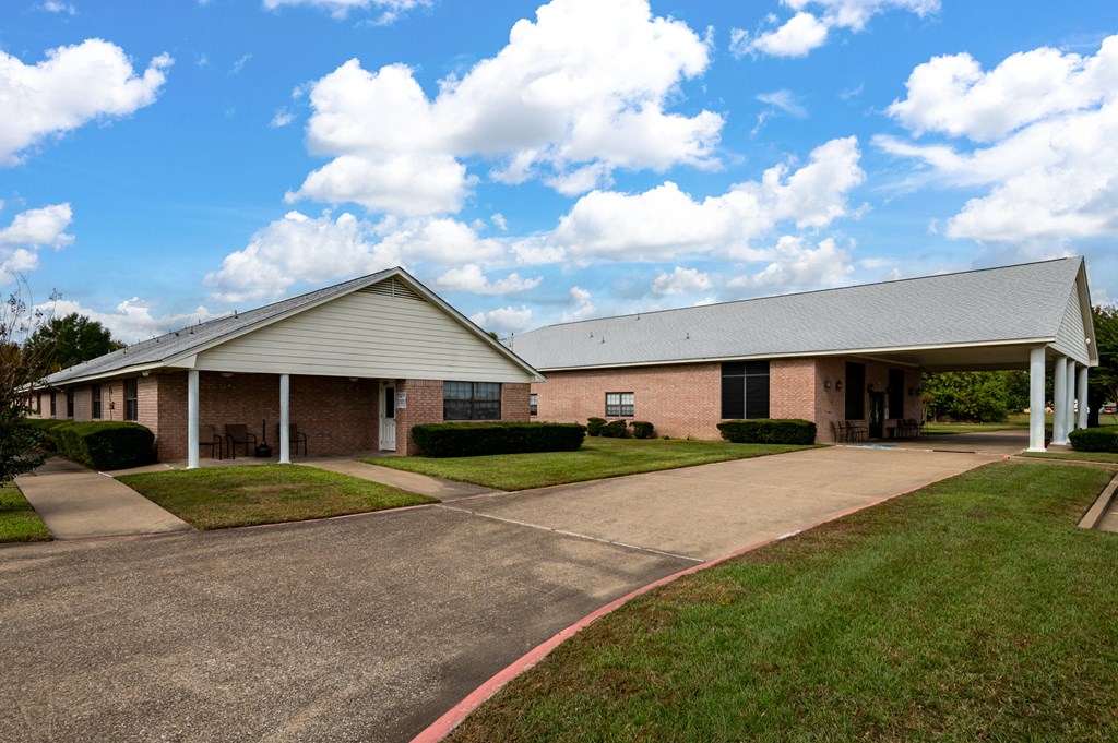 1154 East Loop 304 Property Photo 22