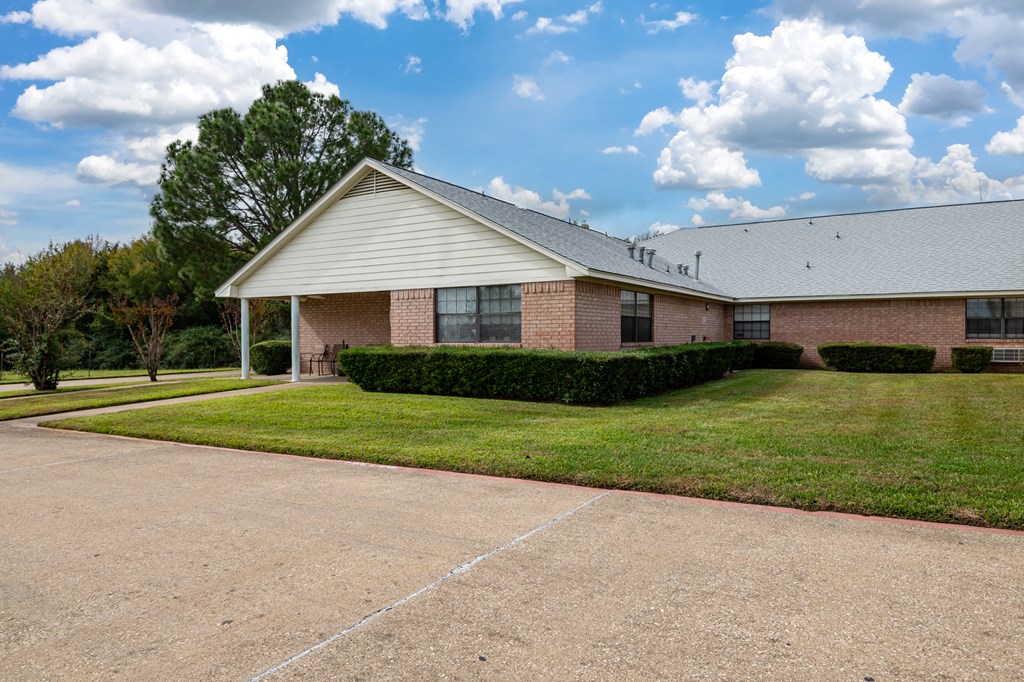 1154 East Loop 304 Property Photo 25