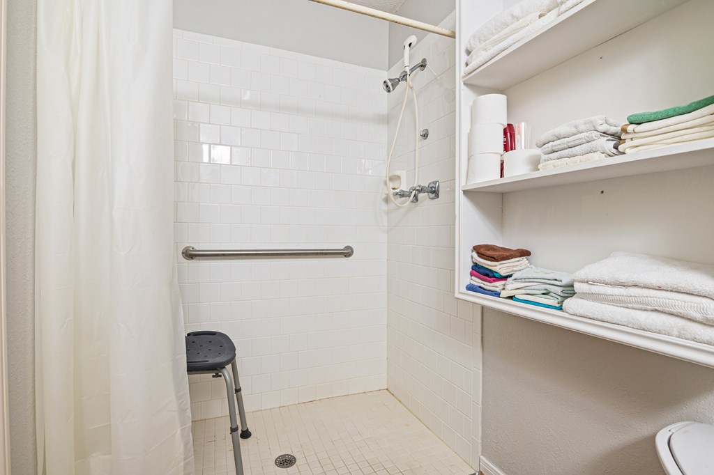 1154 East Loop 304 Property Photo 57