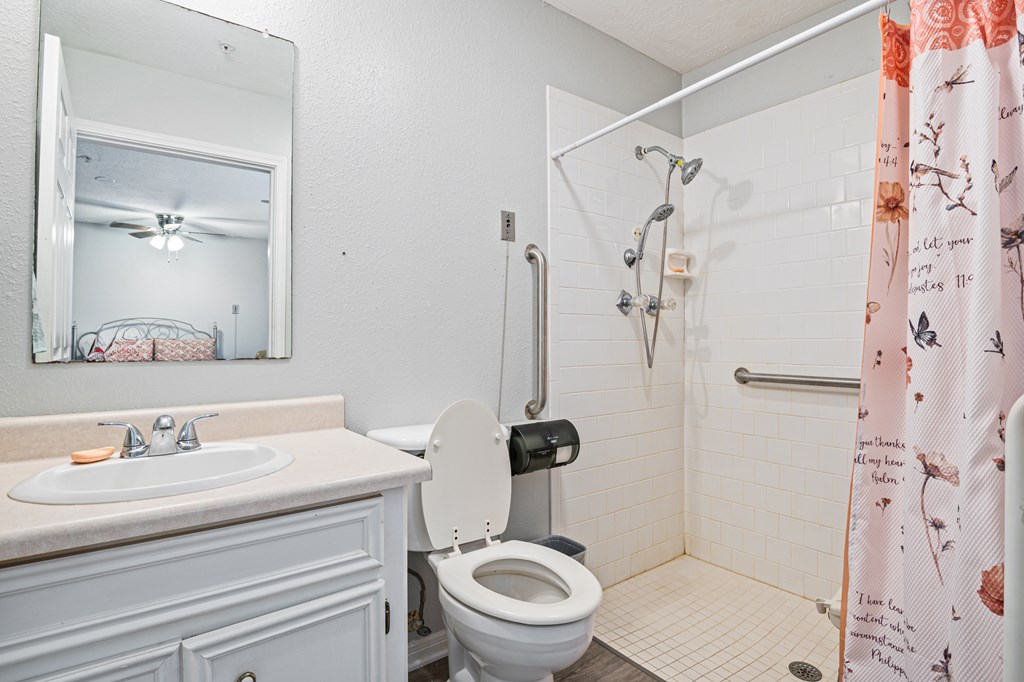1154 East Loop 304 Property Photo 61