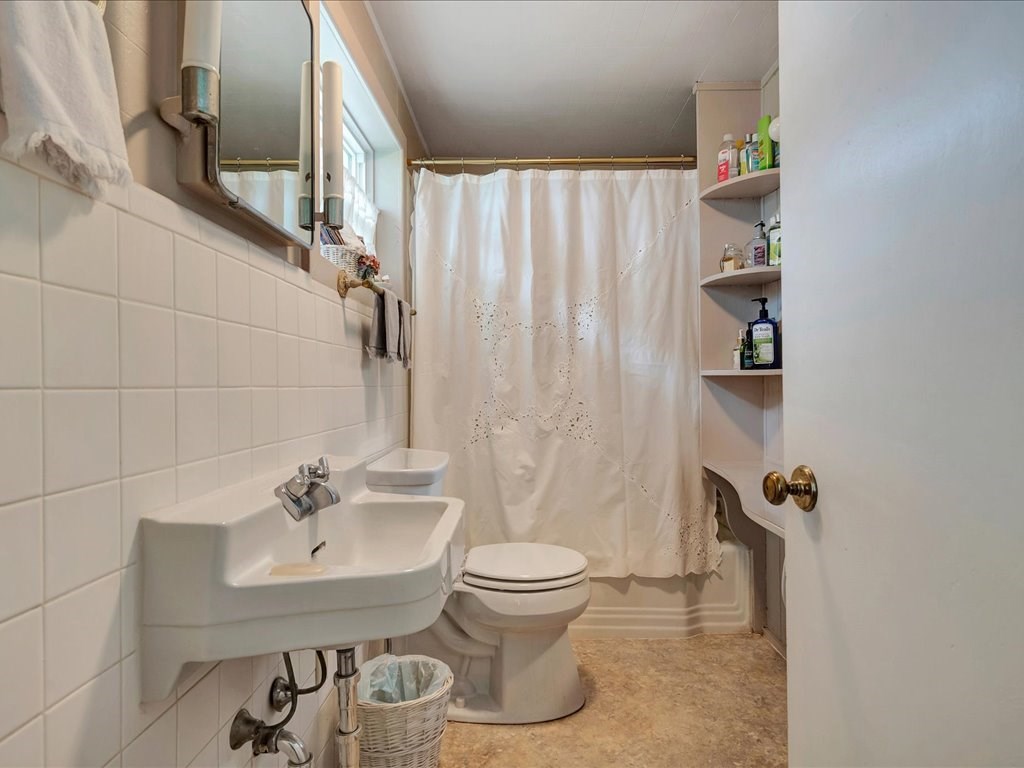 108 E Planters Property Photo 17