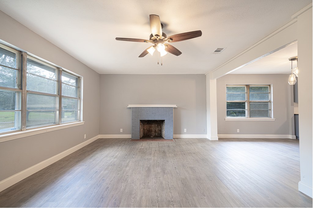 1305 Cypress Property Photo 4