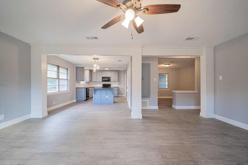 1305 Cypress Property Photo 5