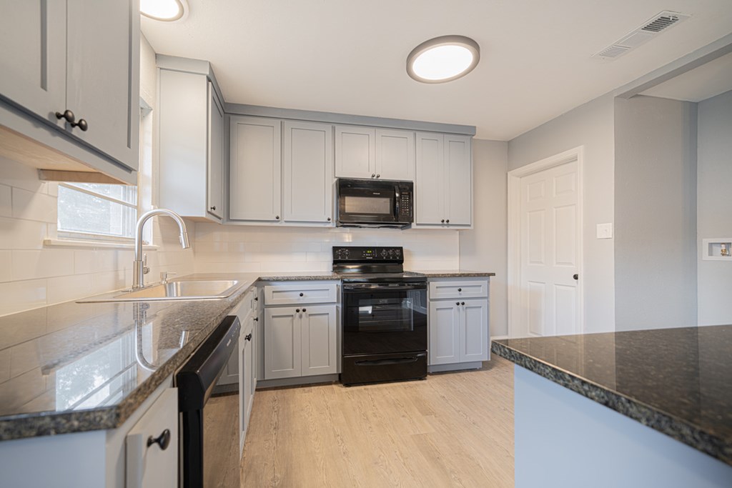 1305 Cypress Property Photo 10