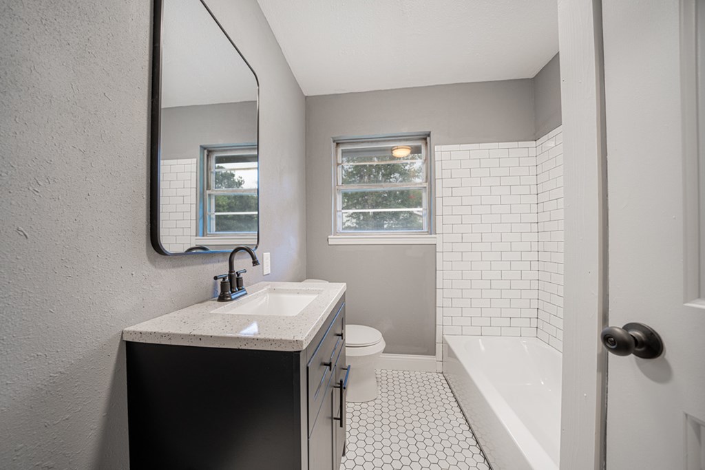 1305 Cypress Property Photo 17