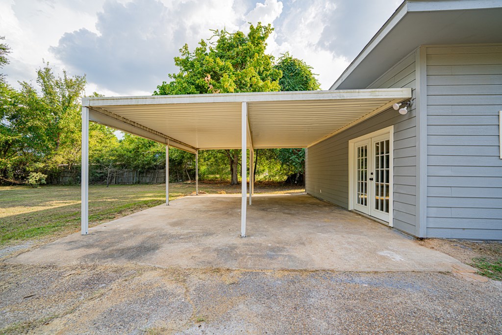 1305 Cypress Property Photo 22
