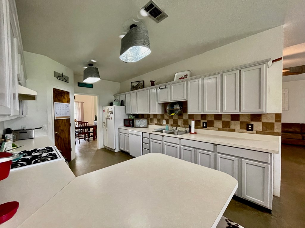 862 Cr 4570 Property Photo 11
