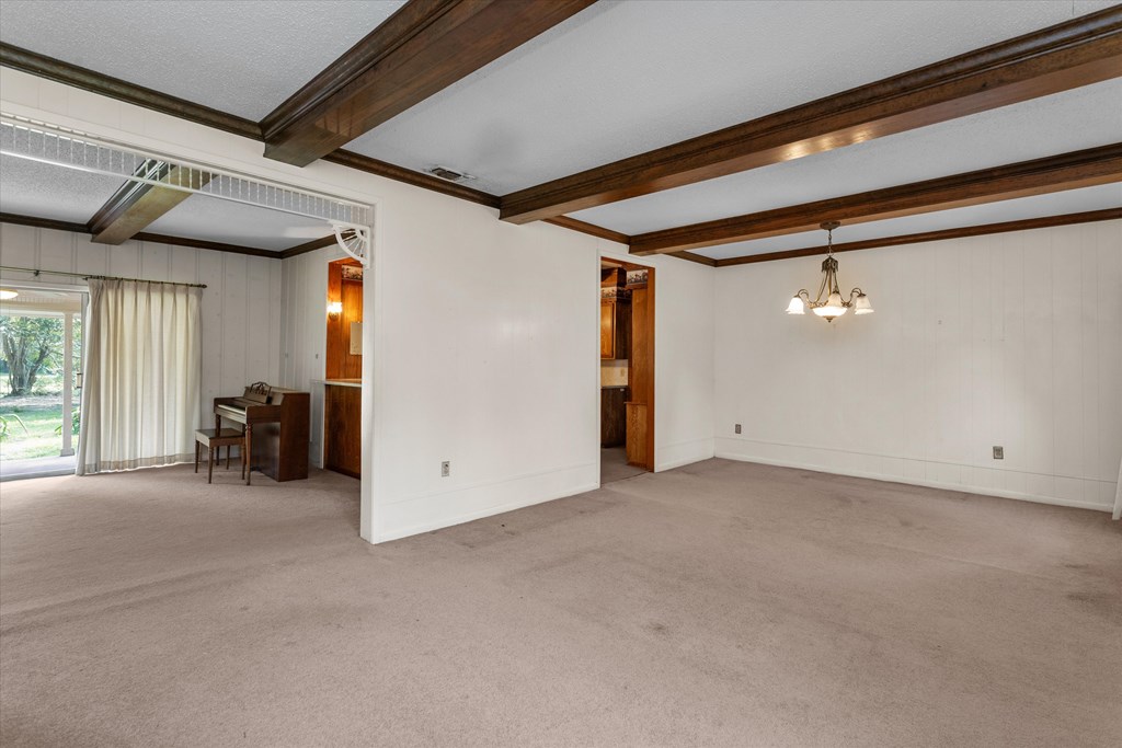 3607 E Main St Property Photo 11