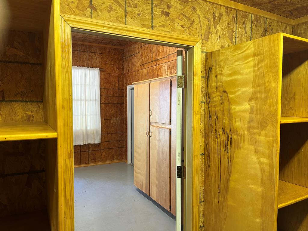 300 Cr 2641 Property Photo 32