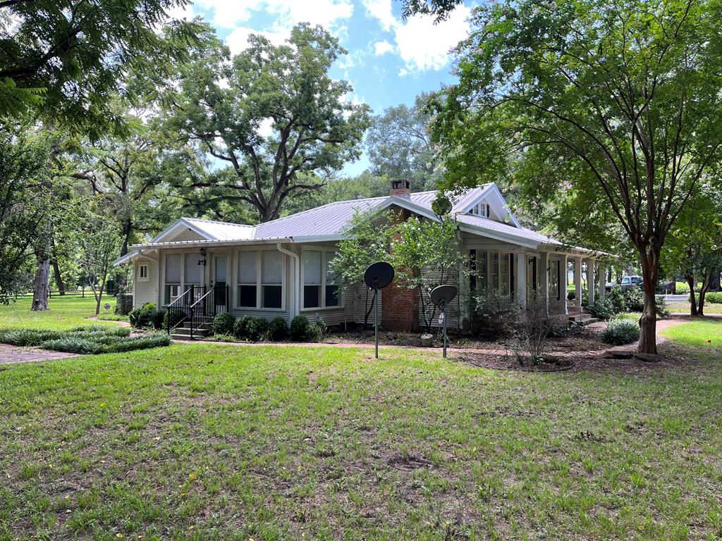 300 Cr 2641 Property Photo 42