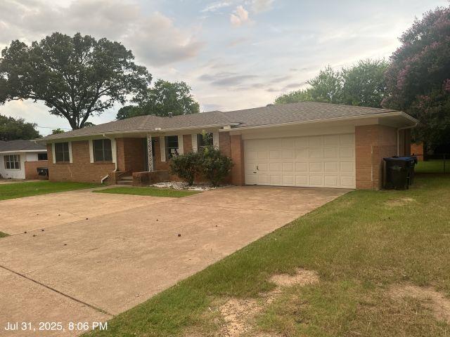 2205 Pine Tree Rd Property Photo 1