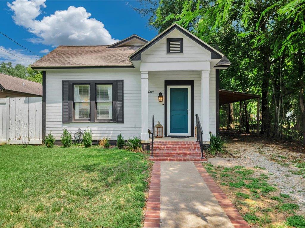 609 King Property Photo 1