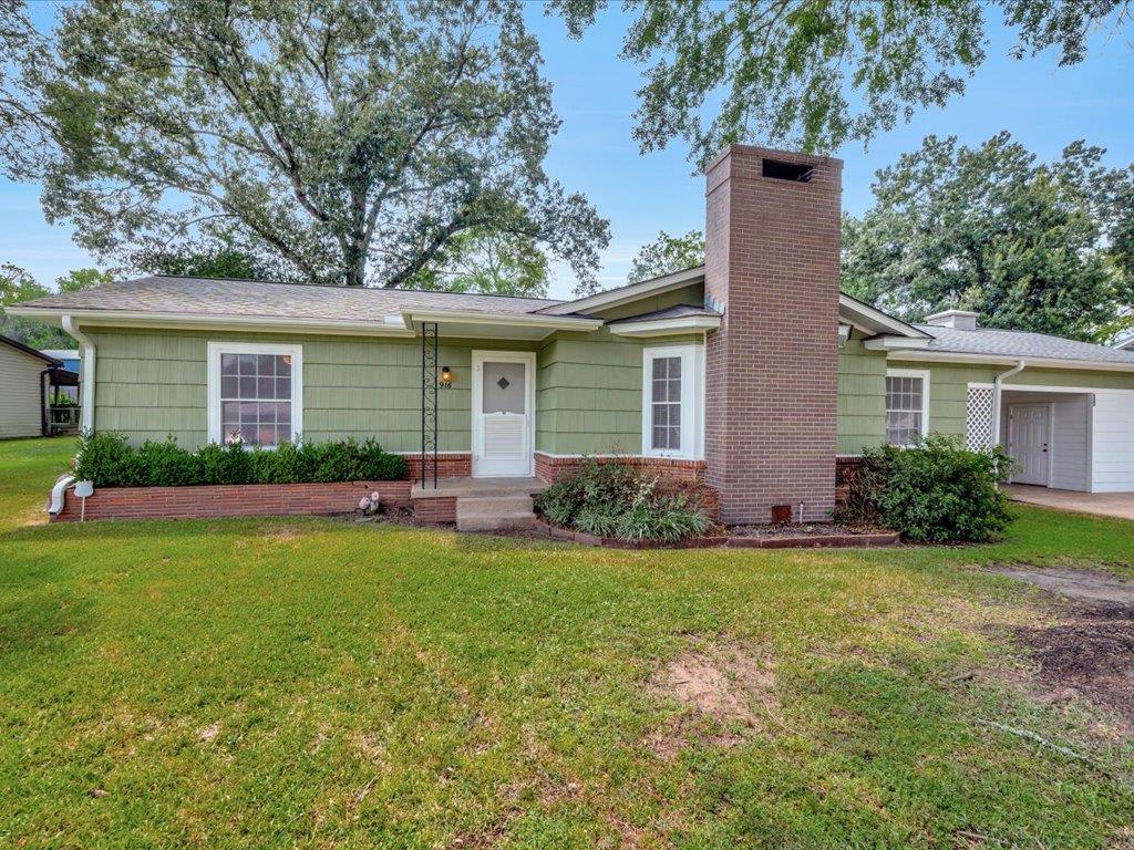 916 Lock St Property Photo 1