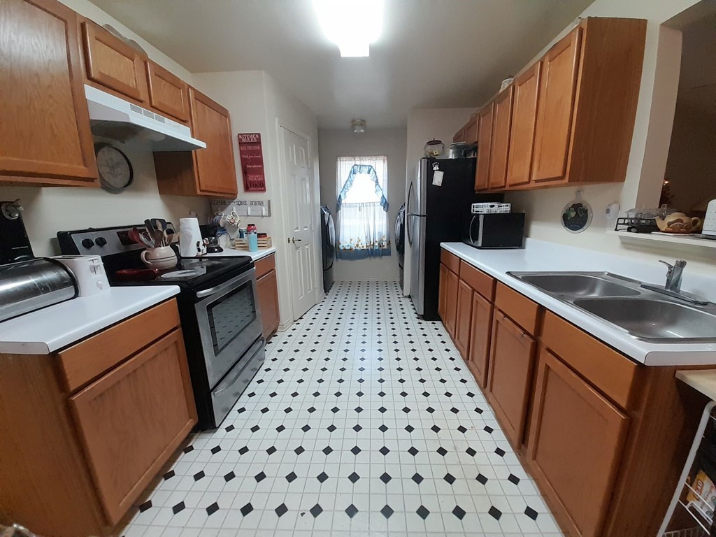 607 2nd Street Property Photo 2