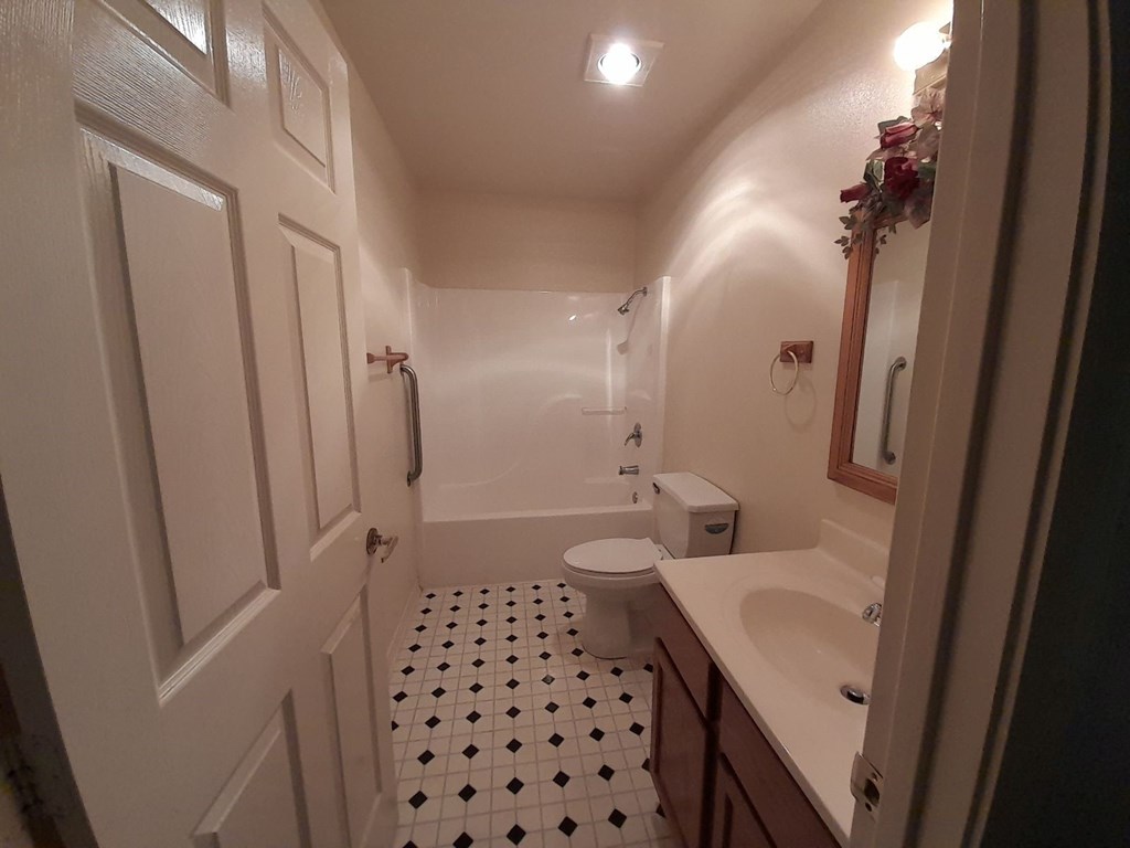 607 2nd Street Property Photo 12