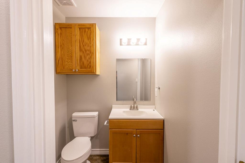712 Nash St Property Photo 7