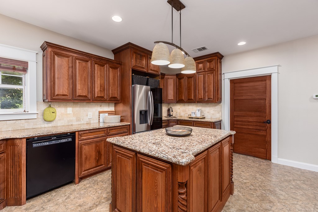 5848 Fm 1751 Property Photo 14
