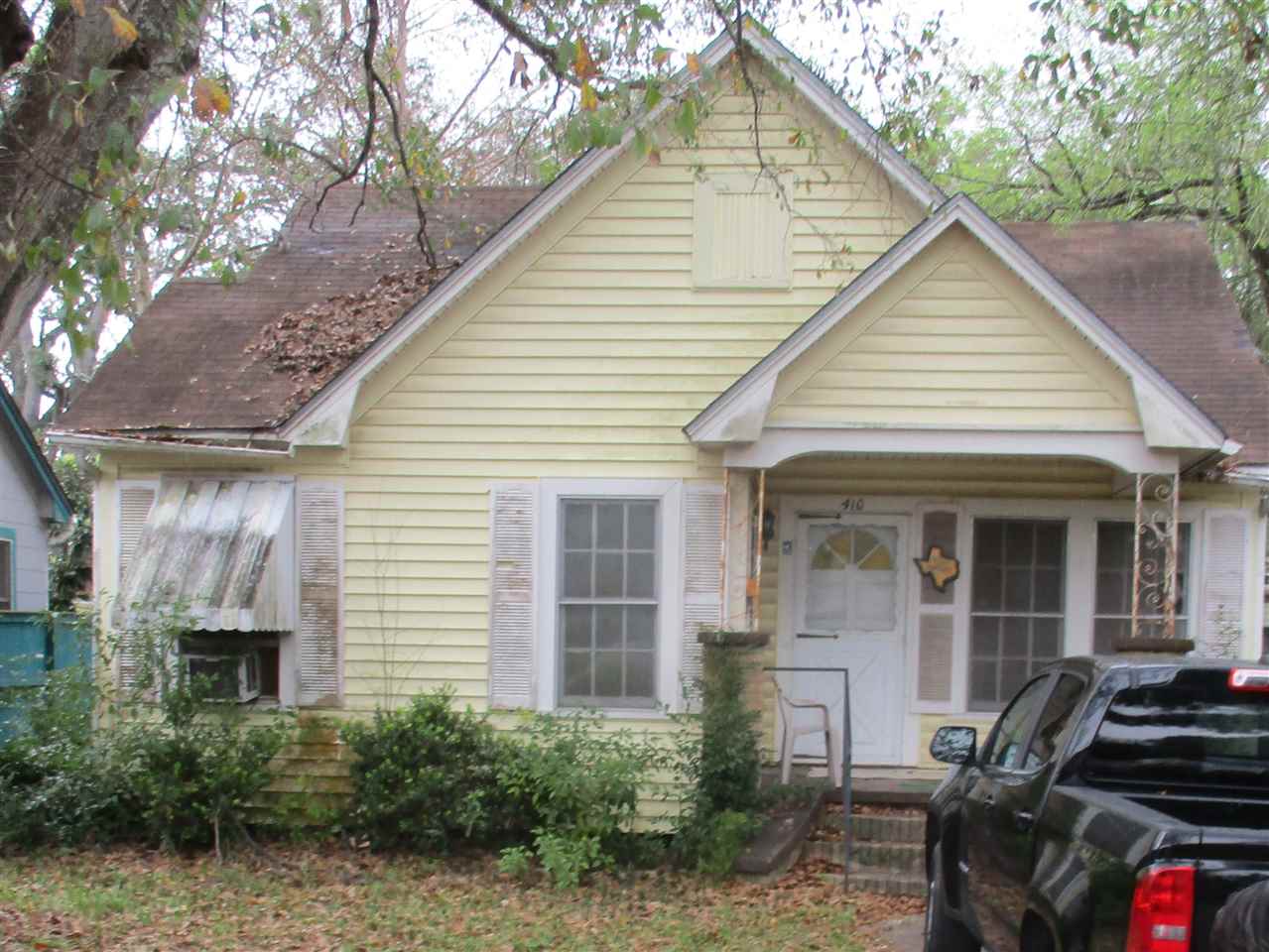 410 E Humble Property Photo 1