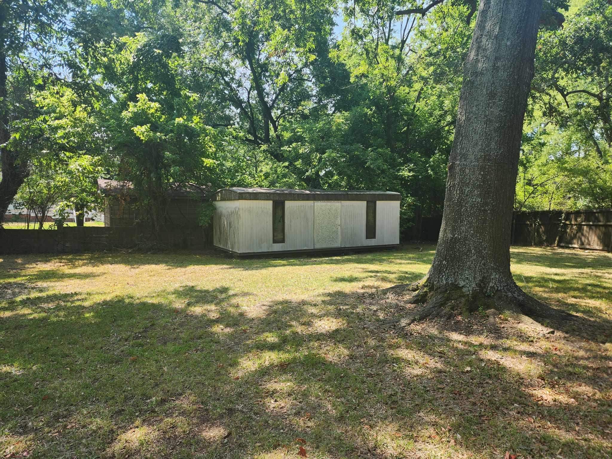 408 E Shelbyville Property Photo 7