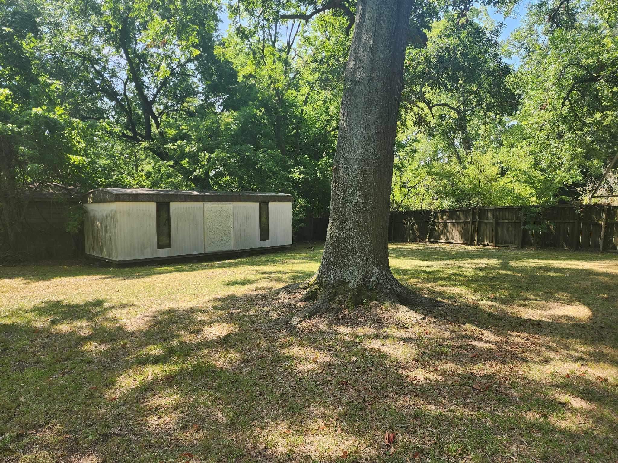 408 E Shelbyville Property Photo 9
