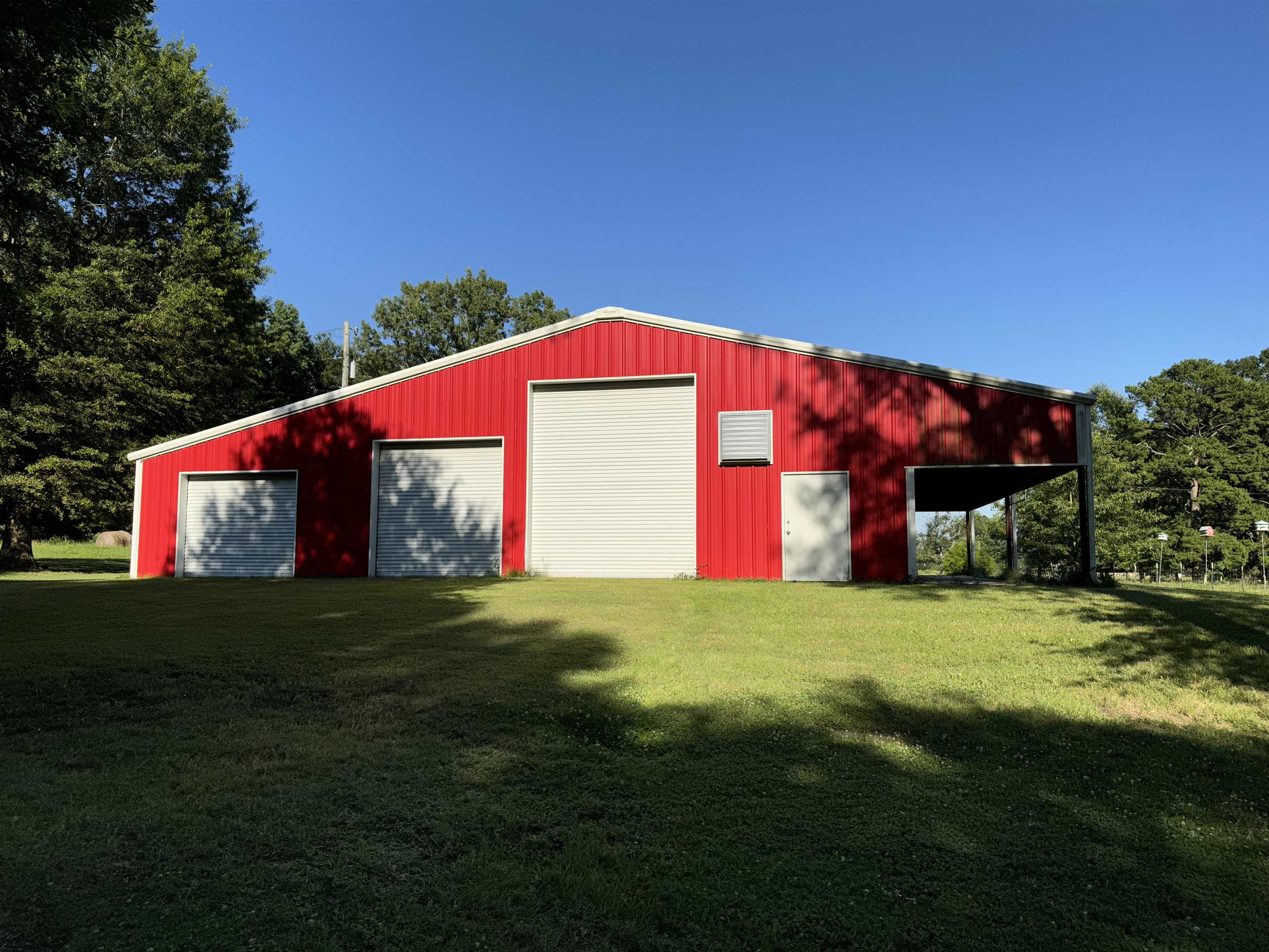 952 County Road 2665 Property Photo 1