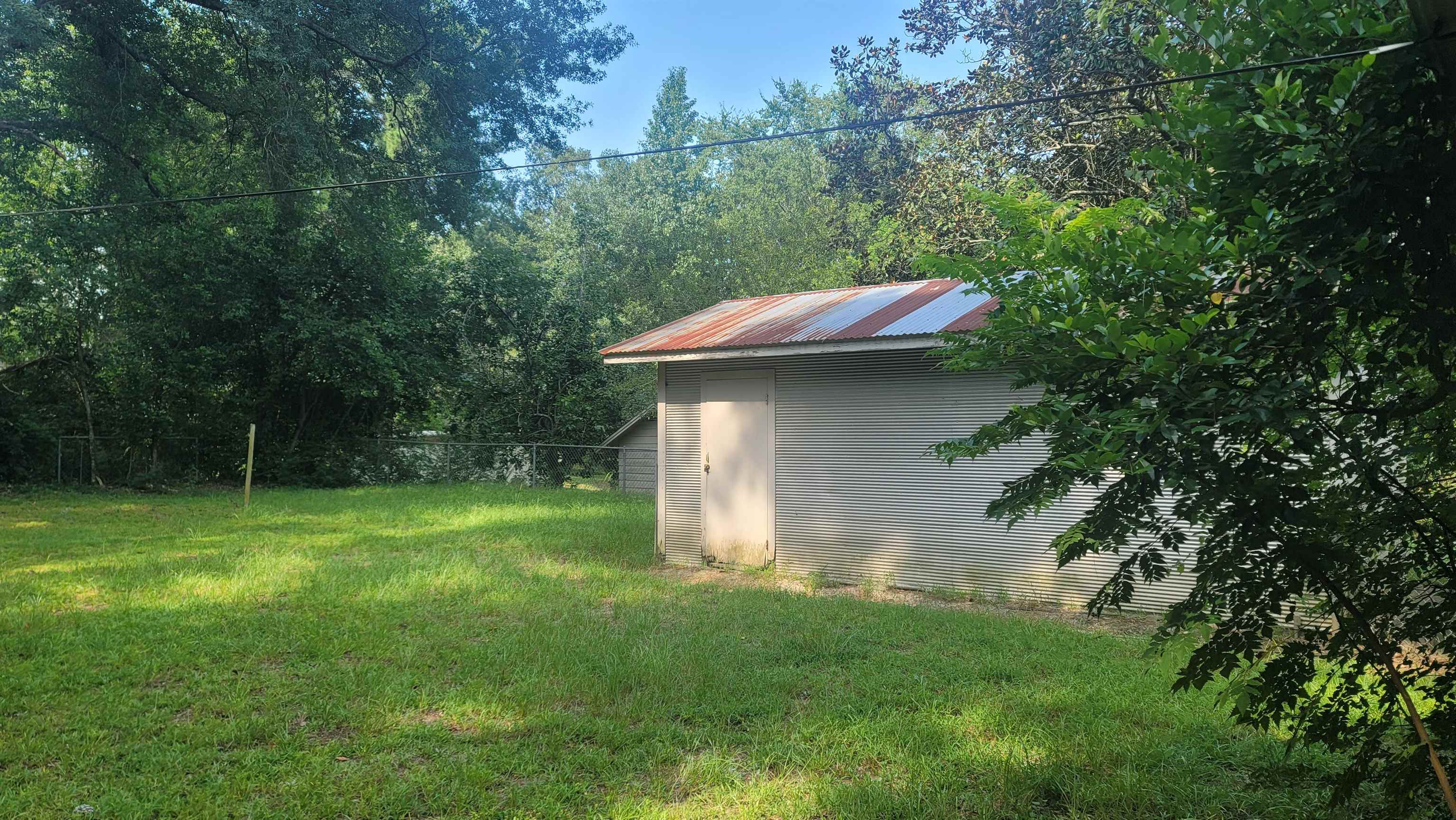 207 Verna Street Property Photo 3