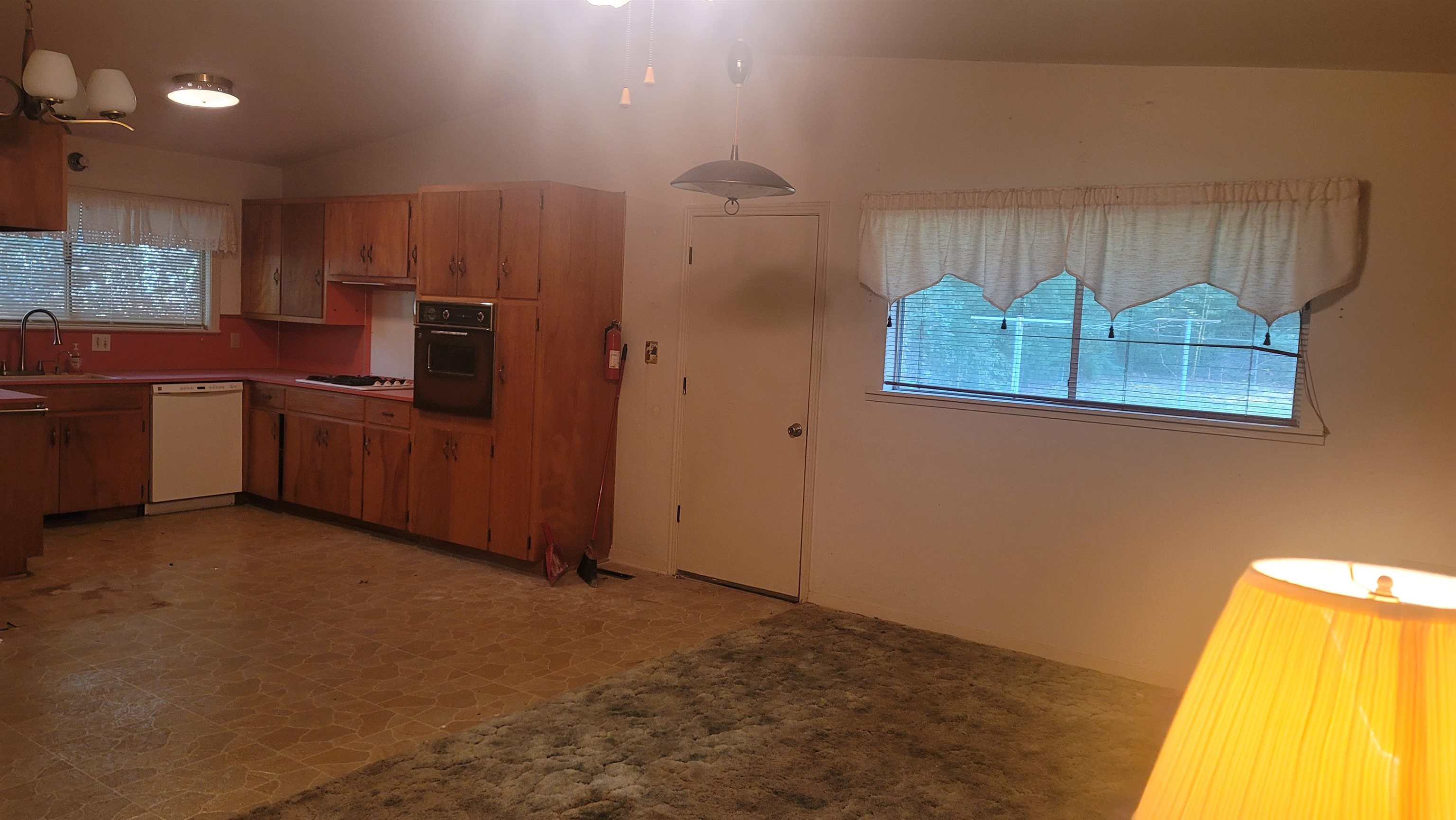 207 Verna Street Property Photo 8