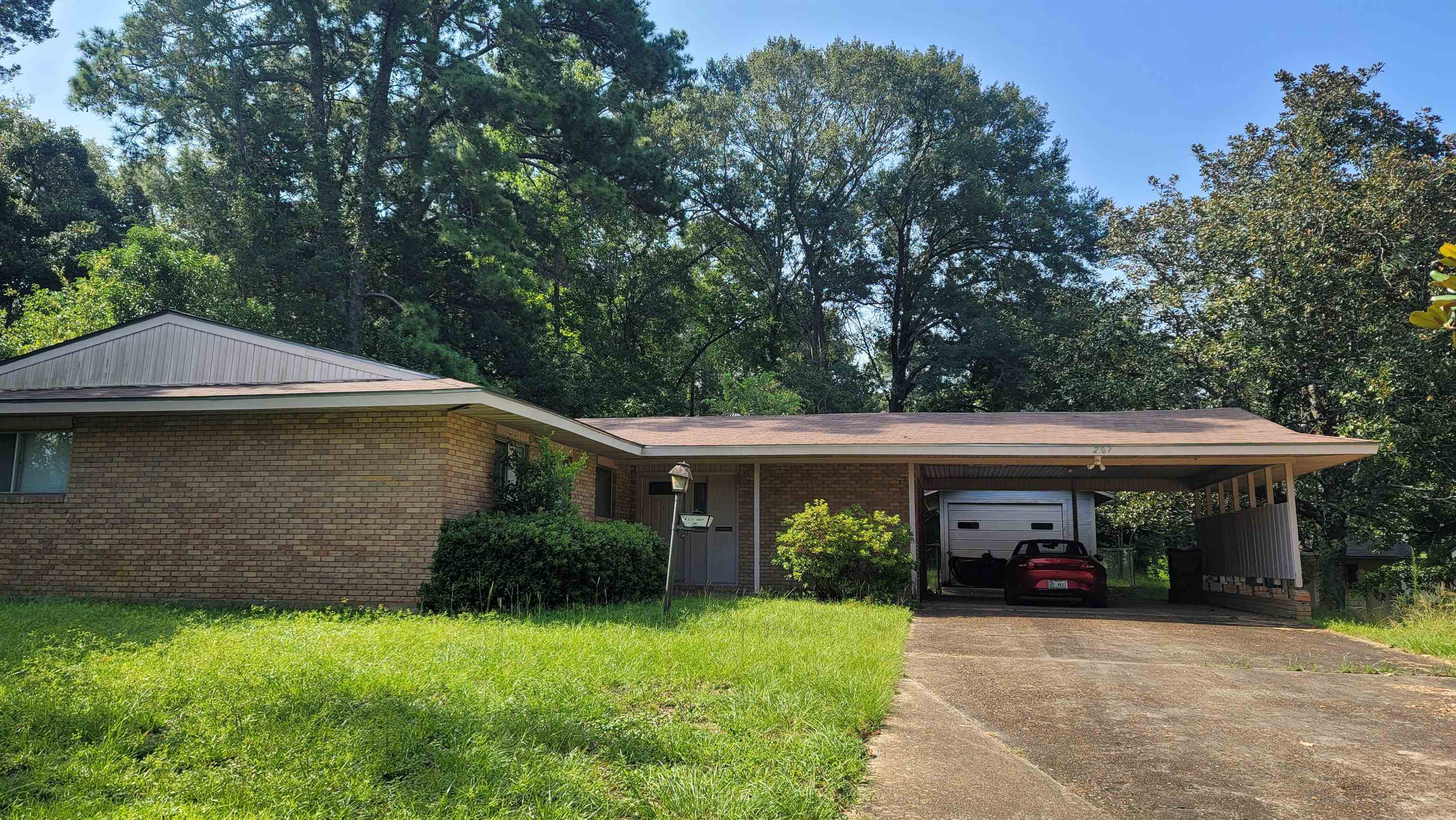 207 Verna Street Property Photo 13