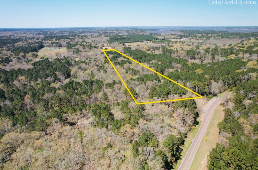428 Luce Road Property Photo 5