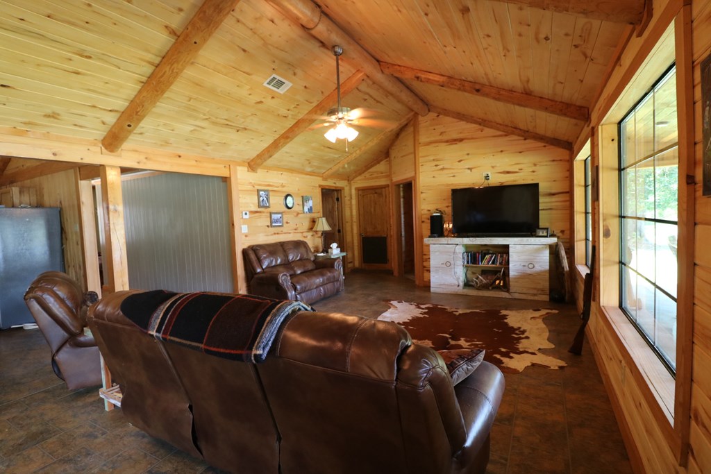 1167 Co Rd 426 Property Photo 5