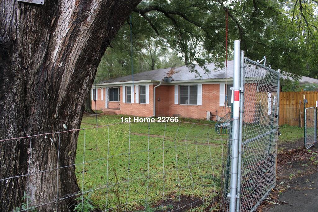 22766 Property Photo 4