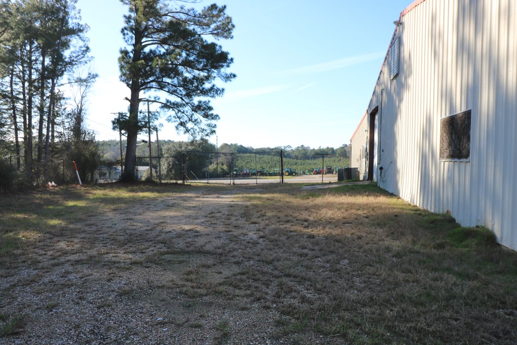 4190 Us Hwy 96 N Property Photo 9