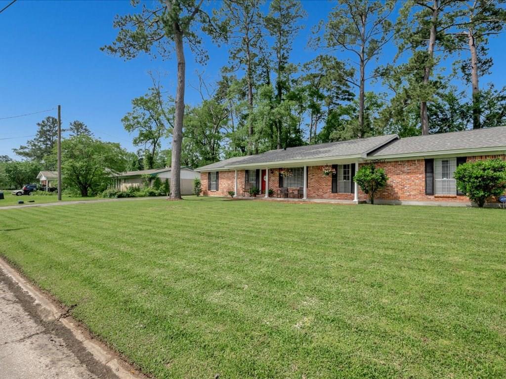 1304 Walnut Bend Drive Property Photo 1