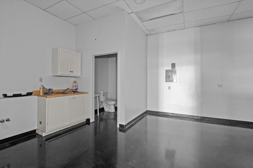 522 Property Photo 6
