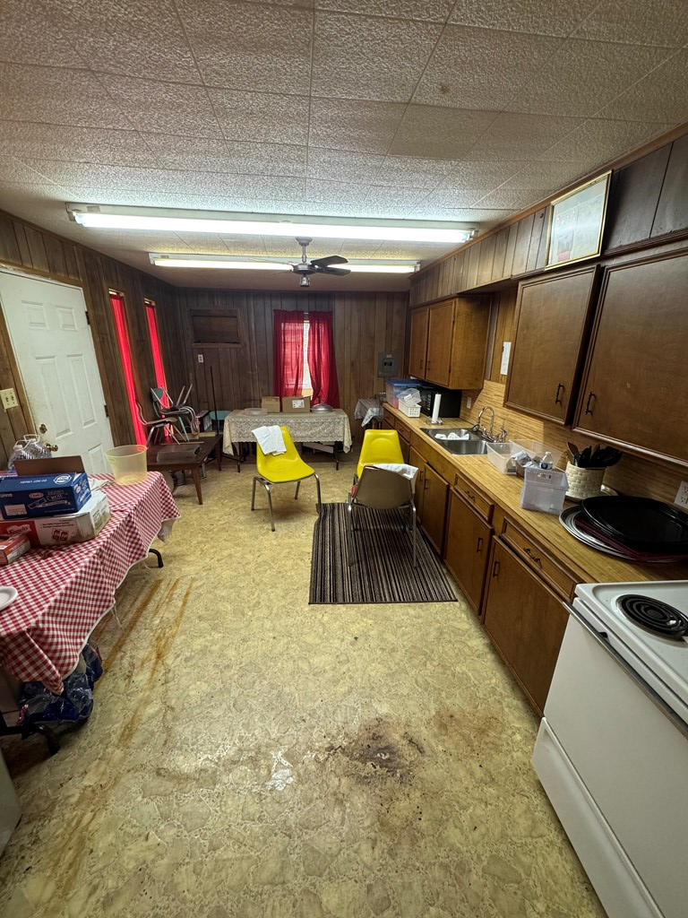 801 Rowe Property Photo 10