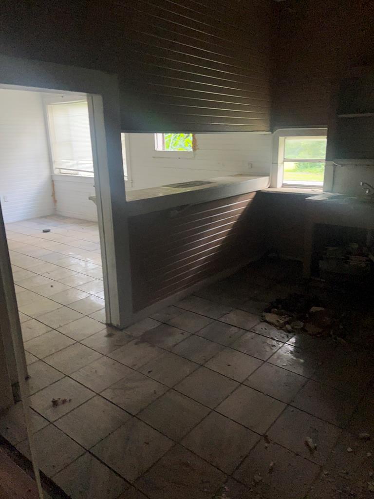 905 Cypress Property Photo 4